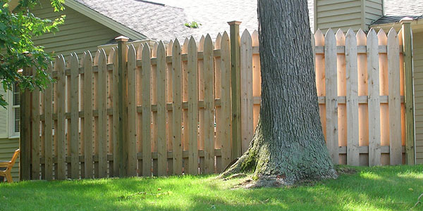 Picket Shadowbox Fencing built by Elyria Fence Company