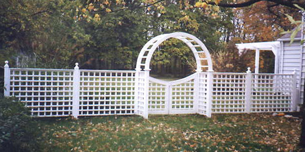 Good Neighbor Cedar Privacy Fencing with lattice by Elyria Fence