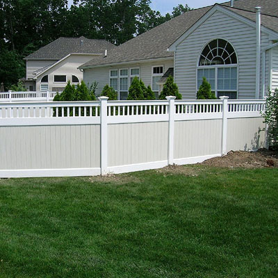 Plygem vinyl fence installed by Elyria Fence