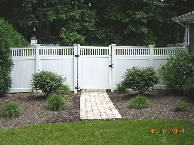 Vinyl Privacy Fence by Elyria Fence