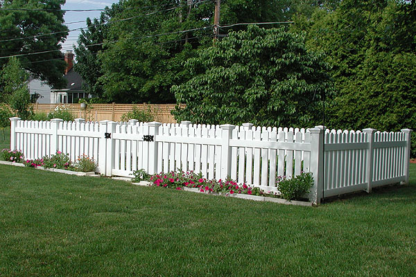 Vinyl Picket Fence by Elyria Fence