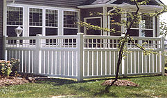 Vinyl semi-private fence with square lattice by Elyria Fence